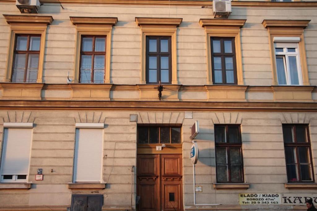 Bright Sunny At Keleti Station,near Citycenter Apartament