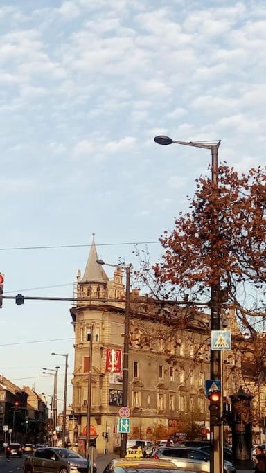 Bright Sunny At Keleti Station,near Citycenter Budapeszt